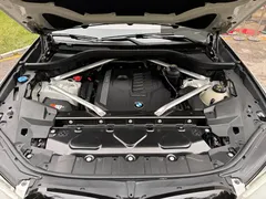 2021 BMW X5 xDrive40i Premium M Sport Package, белый — фото 23