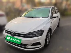 2021 Volkswagen Polo Plus 1.5L AT Colorful Tech, белый — фото 1