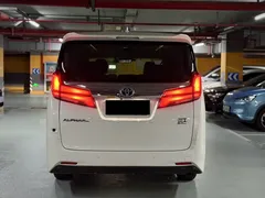 2021 Toyota Alphard Hybrid 2.5L Luxury, белый — фото 3