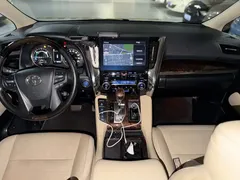 2021 Toyota Alphard Hybrid 2.5L Luxury, белый — фото 10