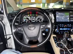 2021 Toyota Alphard Hybrid 2.5L Luxury, белый — фото 11