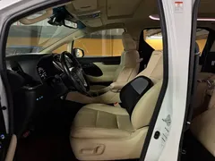 2021 Toyota Alphard Hybrid 2.5L Luxury, белый — фото 17