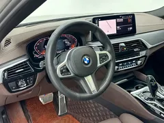2021 BMW 5 Series 530Li Premium M Sport Package — фото 10