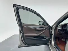 2021 BMW 5 Series 530Li Premium M Sport Package — фото 11
