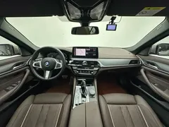 2021 BMW 5 Series 530Li Premium M Sport Package — фото 21