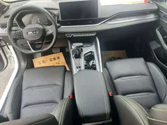 2023 Geely Preface 1.5TD Kunlun, белый — фото 4