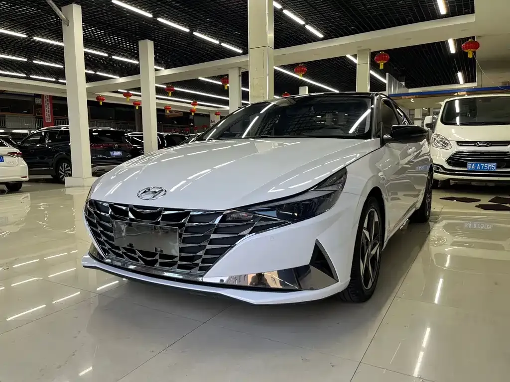 2022 Hyundai Elantra 1.5L CVT LUX Premium