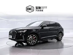2021 Audi Q7 55 TFSI quattro S line Sport, чёрный — фото 1