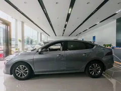 2024 BYD Qin PLUS Honor DM-i PHEV 55km Leading — фото 2