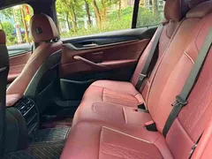 2023 BMW 5 Series 530Li Leading M Sport Package, чёрный — фото 10