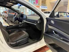 2022 Hyundai Elantra 1.5L CVT GLX Elite — фото 9