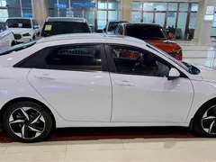 2022 Hyundai Elantra 1.5L CVT GLX Elite — фото 16