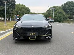 2023 Changan UNI-V 1.5T Sport, чёрный — фото 2