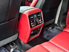2023 Porsche Cayenne 3.0T Platinum Edition, синий — фото 19
