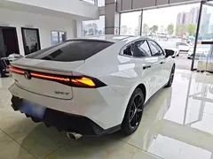 2023 Changan UNI-V 1.5T Premium, белый — фото 7
