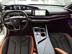 2023 Changan UNI-V 1.5T Premium, белый — фото 10