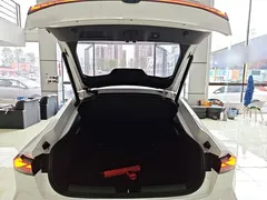 2023 Changan UNI-V 1.5T Premium, белый — фото 19