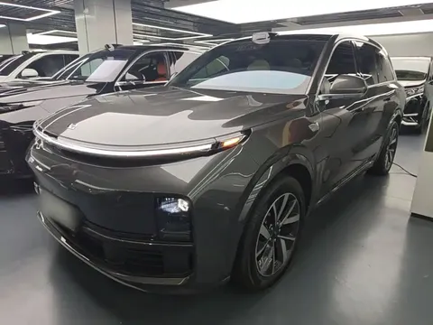 2023 Li Auto L8