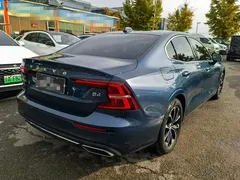 2022 Volvo S60 B4 Luxury, синий — фото 3
