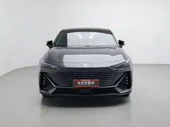 2022 Changan UNI-V 1.5T Premium — фото 3