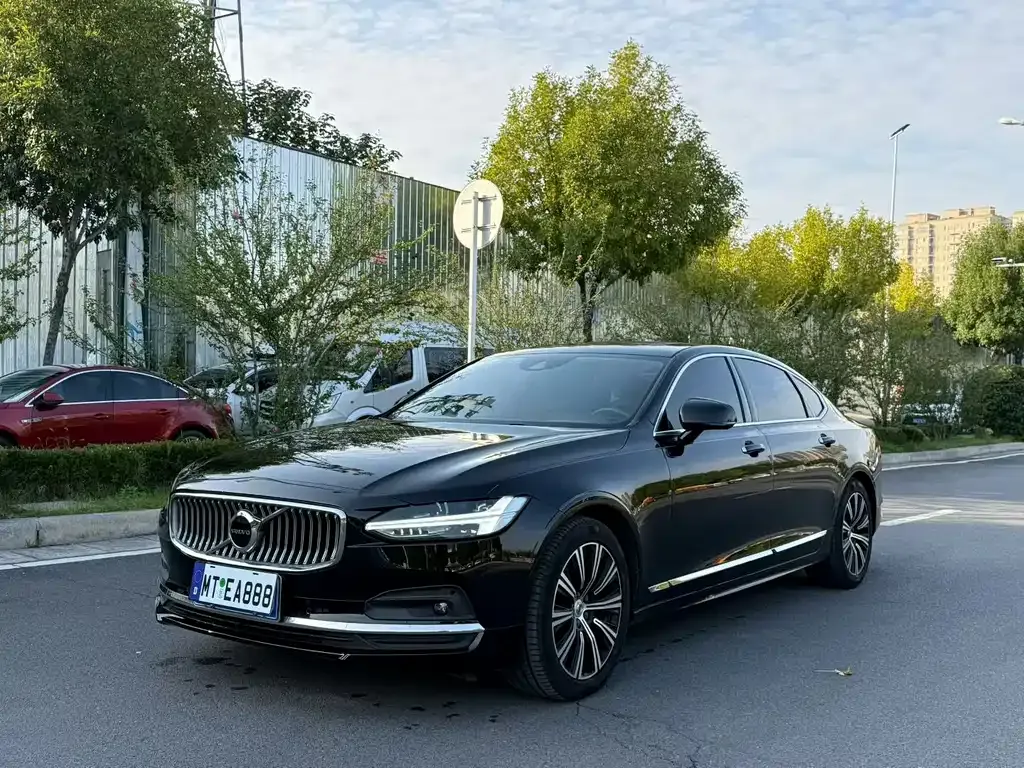 2021 Volvo S90
