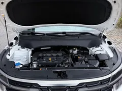 2023 Kia Seltos 1.5L CVT Luxury, белый — фото 10