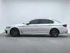 2023 BMW 5 Series 530Li Premium M Sport Package, белый — фото 2