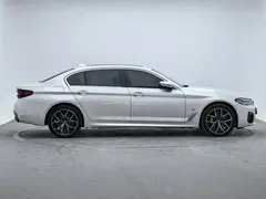 2023 BMW 5 Series 530Li Premium M Sport Package, белый — фото 3