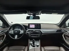 2023 BMW 5 Series 530Li Premium M Sport Package, белый — фото 4