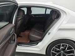 2023 BMW 5 Series 530Li Premium M Sport Package, белый — фото 7