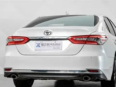 2023 Toyota Camry 2.0G Luxury, белый — фото 7
