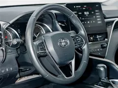 2023 Toyota Camry 2.0G Luxury, белый — фото 9