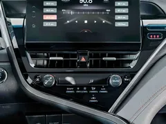 2023 Toyota Camry 2.0G Luxury, белый — фото 11
