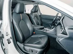 2023 Toyota Camry 2.0G Luxury, белый — фото 18