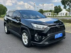 2021 Toyota RAV4 2.0L CVT 2WD Urban, чёрный — фото 2