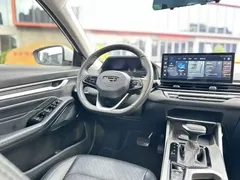 2023 Geely Emgrand 4th Gen Champion 1.5L CVT Luxury, белый — фото 10