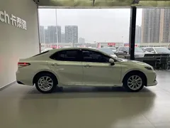 2023 Toyota Camry 2.0G Luxury, белый — фото 7