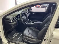 2023 Toyota Camry 2.0G Luxury, белый — фото 10