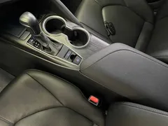 2023 Toyota Camry 2.0G Luxury, белый — фото 11