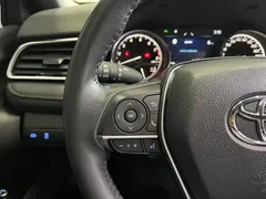 2023 Toyota Camry 2.0G Luxury, белый — фото 18