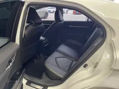 2023 Toyota Camry 2.0G Luxury, белый — фото 20