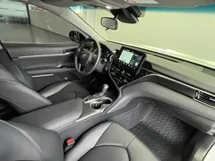 2023 Toyota Camry 2.0G Luxury, белый — фото 27