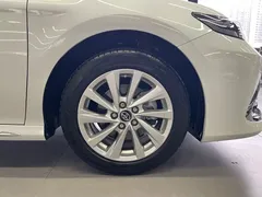 2023 Toyota Camry 2.0G Luxury, белый — фото 31