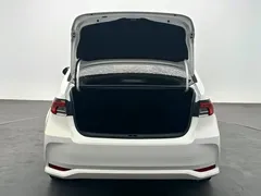 2021 Toyota Corolla 1.2T S-CVT Luxury, белый — фото 11