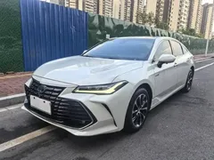 2022 Toyota Avalon Hybrid 2.5L Luxury, белый — фото 1