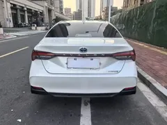 2022 Toyota Avalon Hybrid 2.5L Luxury, белый — фото 5
