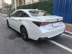 2022 Toyota Avalon Hybrid 2.5L Luxury, белый — фото 6