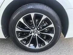 2022 Toyota Avalon Hybrid 2.5L Luxury, белый — фото 16
