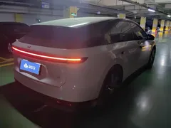 2025 Li Auto i6 4WD Standard — фото 3