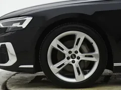 2023 Audi A8L 50 TFSI quattro Select, чёрный — фото 18
